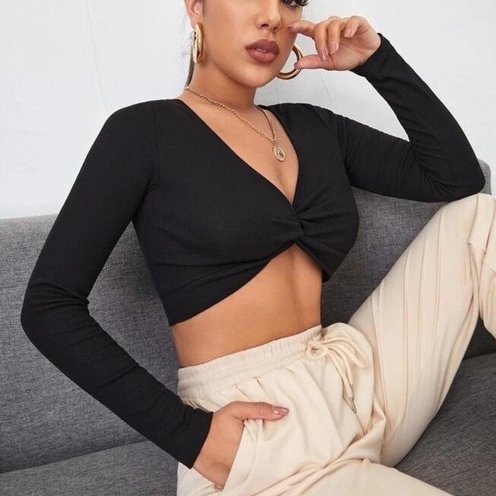 Black V-Neck Twist Ribbed Long Sleeve Crop Top